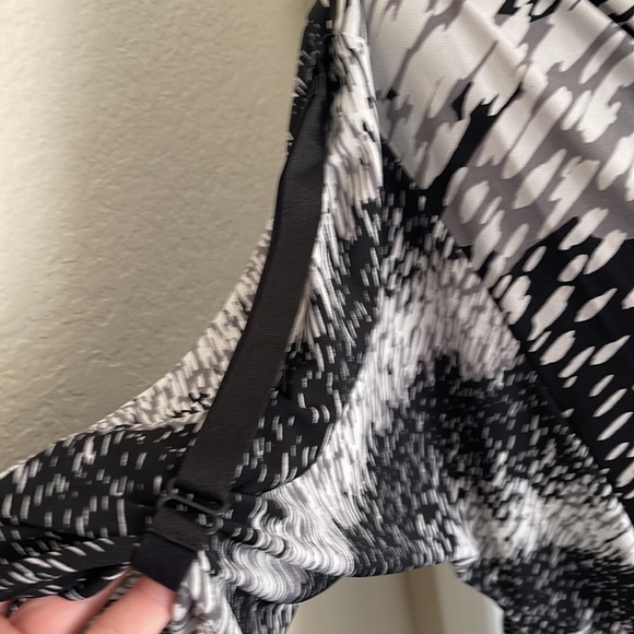 BNWT BCBG "Coleen" dress size L REDUCED - Picture 5 of 9